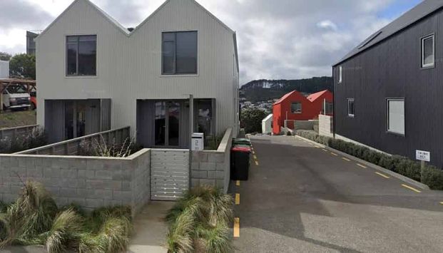 Modern 2 bedroom unit - Newtown - Photo 1