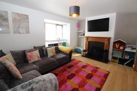 22 Glenabbey Crescent, Newtownabbey, BT37 0YS - Photo 4