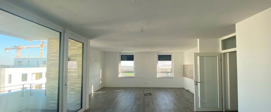 Modernes Wohnambiente mit Balkon und Tiefgaragenstellplatz - Foto 1