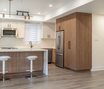 For Lease - 2339 Awenda Drive Unit# A, Oakville, Ontario - Photo 3