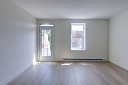 929 Rue de l'Église - Photo 3
