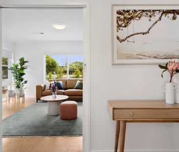 Easy living, fully furnished- in the heart of Point Lonsdale - Photo 6