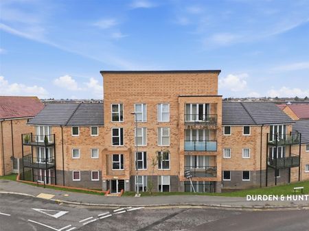 Martin Hunt Drive, Stanway, Colchester - Photo 2