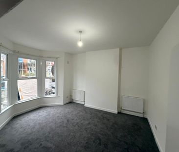 2 Bed Flat, Lausanne Road, N8 - Photo 1