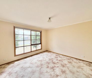 Charming Family Home in Prime Leopold Location - Photo 3