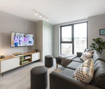 1 bedroom in a flat share to rent - Photo 1