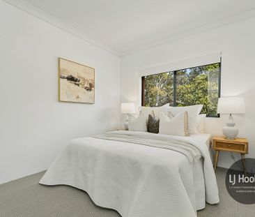 Available 12 December - Photo 3