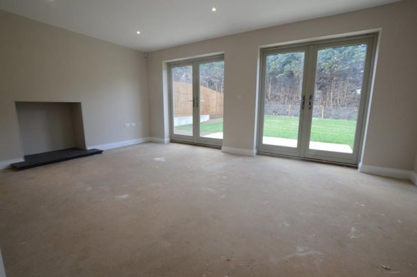 4 bedroom detached house to rent - Photo 1