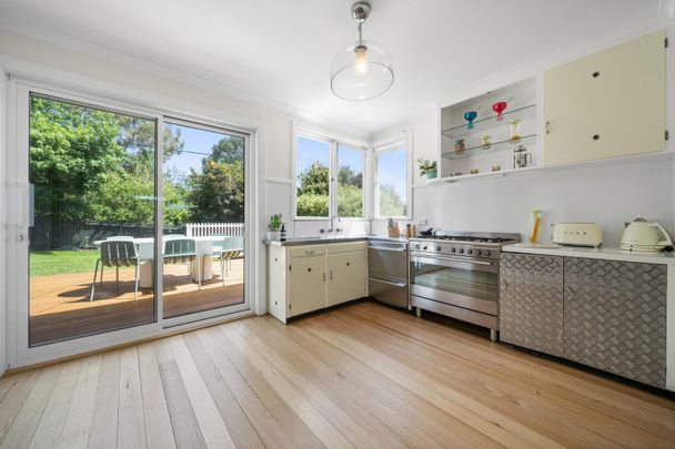 34 Carnegie Crescent, Narrabundah ACT 2604 - House For Rent | Domain - Photo 1