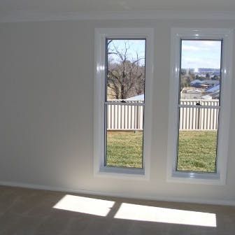 LARGE 4 BEDROOM HOME IN QUIET LOCATION! - Photo 1