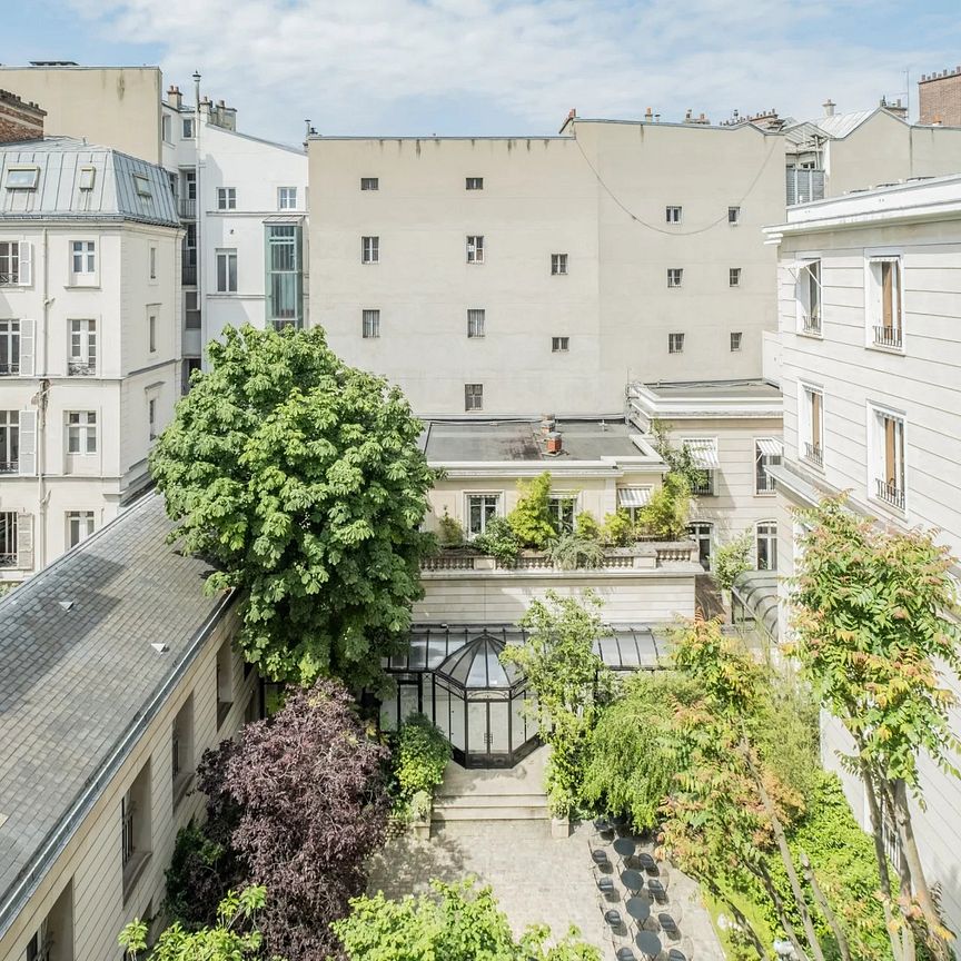 PARIS VIII – SUPERBE 5 PIÈCES MEUBLÉ DE 172 M2 – BOULEVARD HAUSSMANN _ MIROMMESNIL – 4EME ETAGE - Photo 1