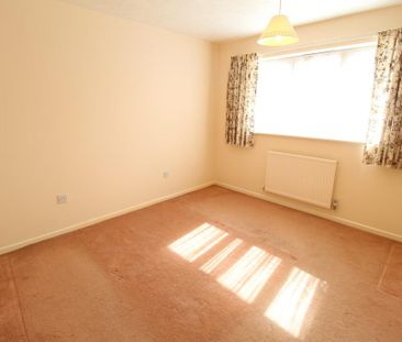 3 bedroom detached house to rent - Photo 2