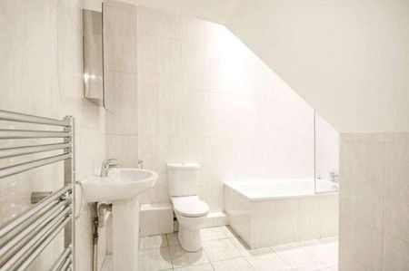 Finchley Road, Temple Fortune, NW11 - Photo 2