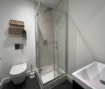 Redfields Lane, Church Crookham, Fleet, Hampshire, GU52 - Photo 4