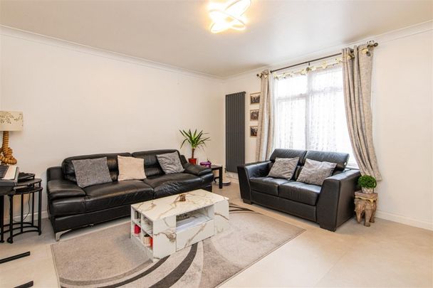 3 bed House - Semi-Detached To Let - Photo 1