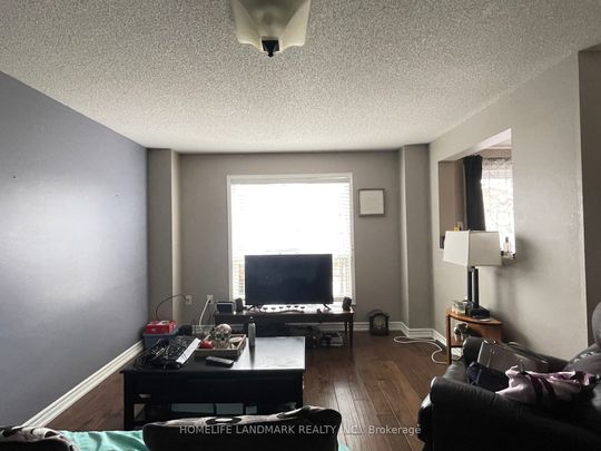 Semi-Detached Home For Lease | S8117210 - Photo 1