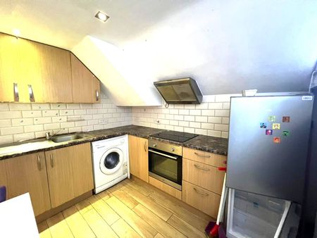 Two double room close to ilford station- 1550 pcm - Photo 4