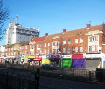 3 bedroom apartment to rent - Photo 4