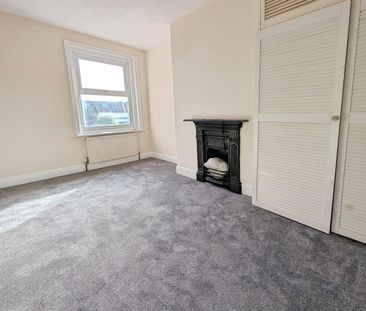 Howards Grove, SO15 - Photo 4