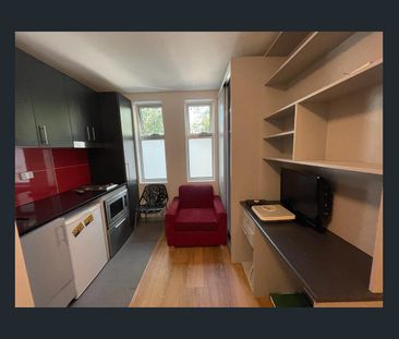 STUDENT ACCOMMODATION - OPPOSITE SWINBURNE UNIVERSITY - Photo 1