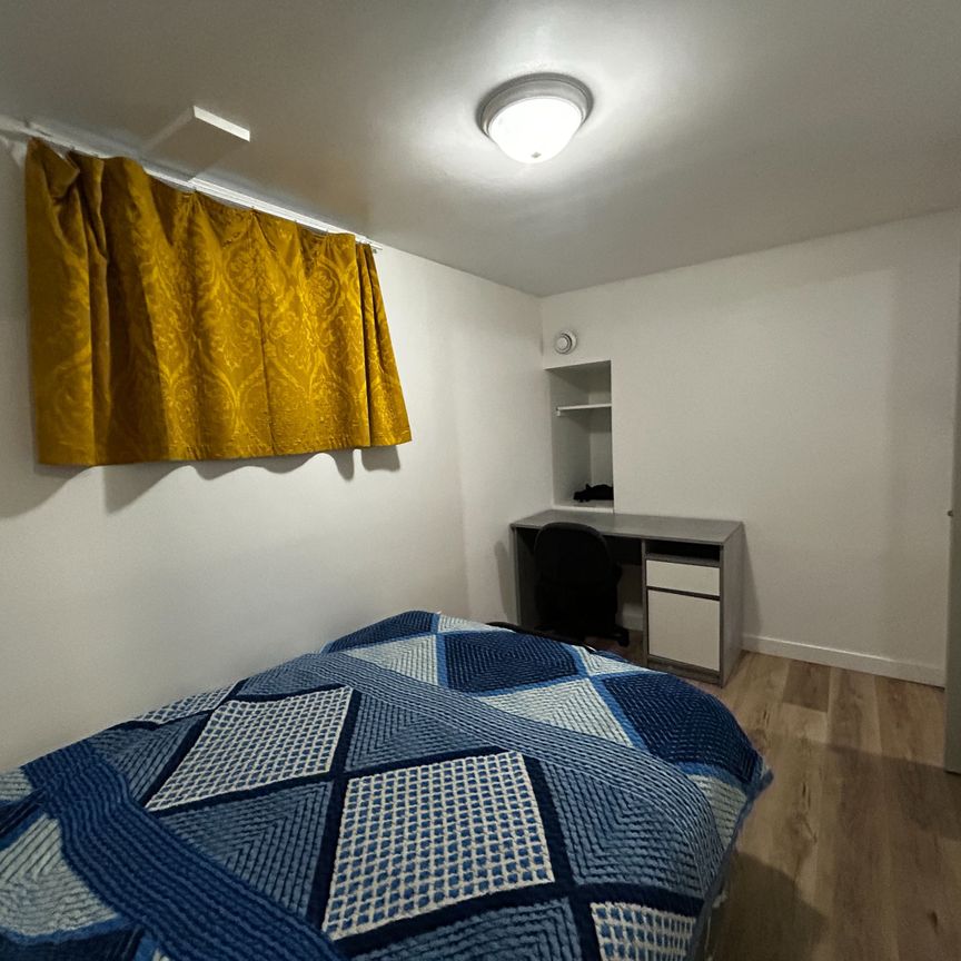 For Lease - 460 Castlegrove Boulevard Unit# Room 4, London North, Ontario - Photo 1