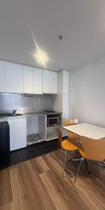 Prime Location Apartment in the Heart of Melbourne - Photo 3