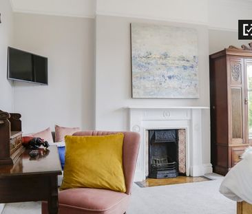 Classy room for rent in Rathgar, Dublin - Photo 5