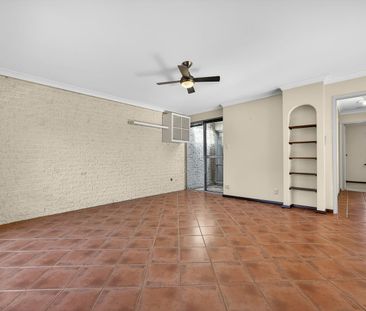 WELL-PRESENTED AND CONVENIENT TWO-BEDROOM VILLA - Photo 3