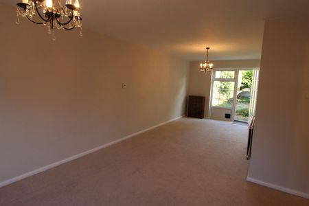 3 bedroom House To Let - Photo 3