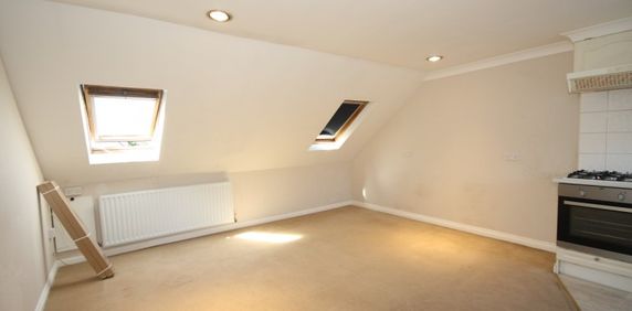 Chobham Road, Woking - Photo 2