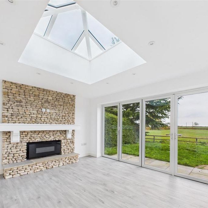 4 bedroom detached house to rent - Photo 1