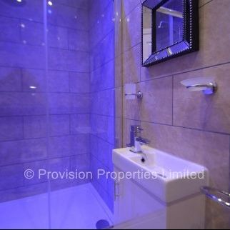 4 Bed 4 Bath Properties in Leeds - Photo 1