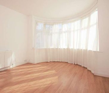 Durley Avenue, Pinner, HA5 - Photo 3