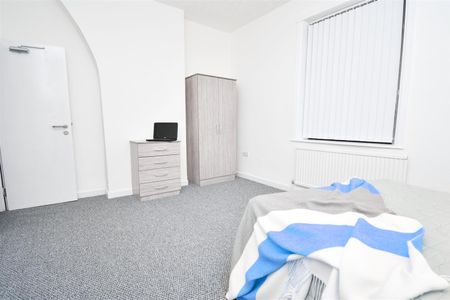 1 bed house share to rent in Ribblesdale Street, Burnley, BB10 - Photo 2