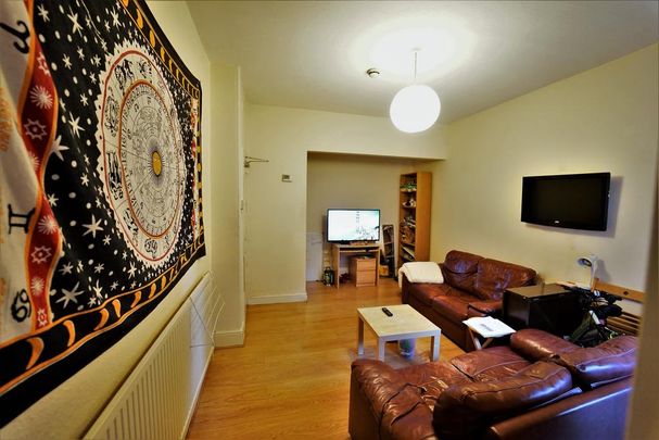 5 bedroom house to rent - Photo 1
