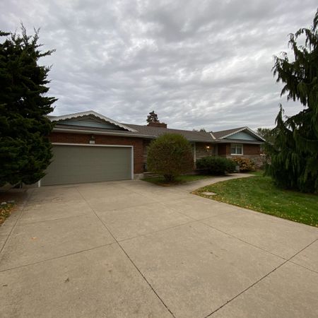 For Lease - 232 McNeilly Road, Hamilton, Ontario - Photo 4