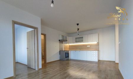 Moderný 2-izbový byt s parkovacím státím v novostavbe Alicante Gate – voľný ihneď - Photo 3