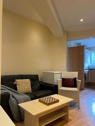 5 bedroom terraced house to rent - Photo 1