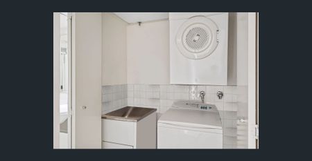 Stylish Inner-City Living with Unbeatable Convenience - Photo 2