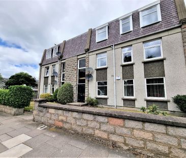 3 bedroom flat to rent - Photo 2