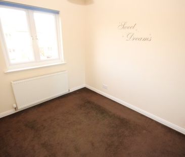 18 Den View, AB42 4PB, Peterhead - Photo 2