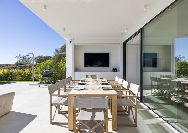 Luxury Villa for rent in Benahavís, Spain