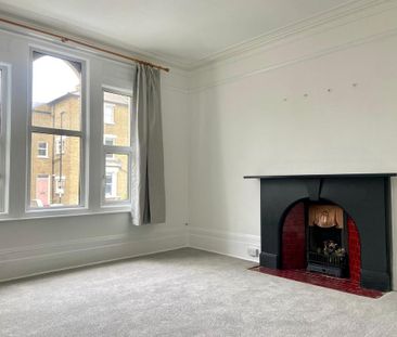 2 bedroom maisonette to rent - Photo 2