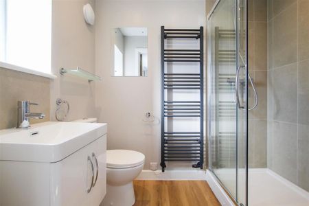 1 bedroom in a house share to rent - Photo 5