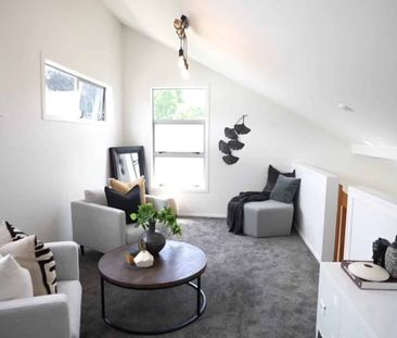 Modern Living on Naylor - Photo 3