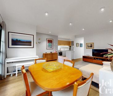 Light-Filled Fully Renovated Two-Bedroom Apartment in the Heart of ... - Photo 6