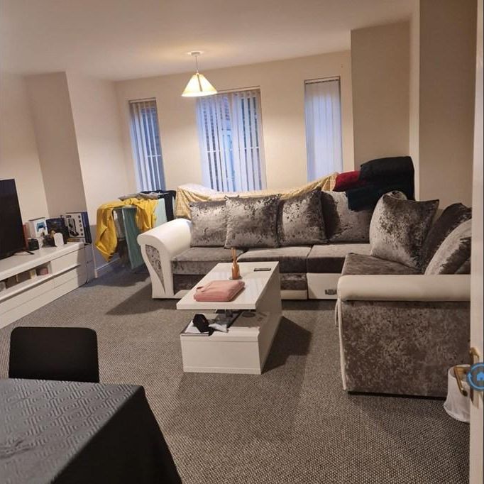 2 bedroom flat to rent - Photo 1