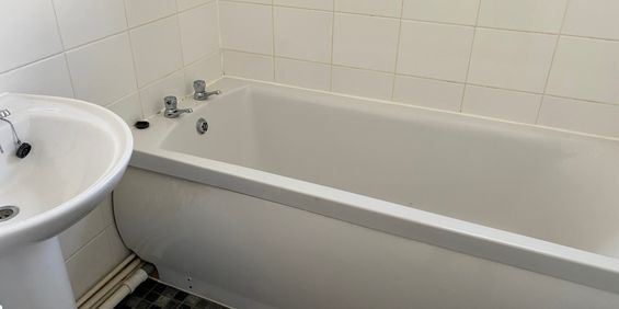 studio to rent Willmore Grove, Birmingham, B38 - Photo 3