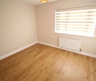 2 Bedroom House - Terraced - Photo 2