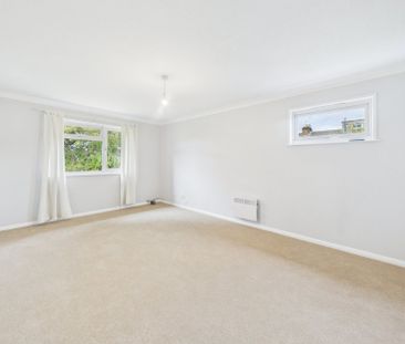 Clarence Court, Windsor,SL4 - Photo 6